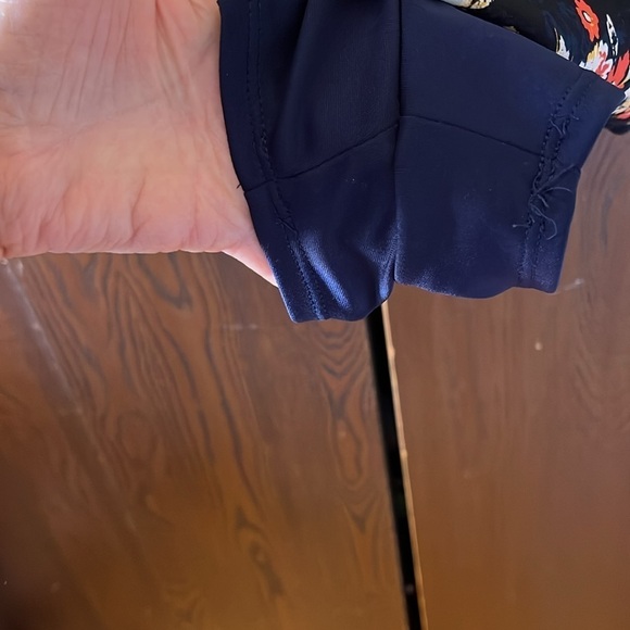 No Brand navy/ black romper with white/ red/ gray floral design. Size Small - Picture 3 of 9